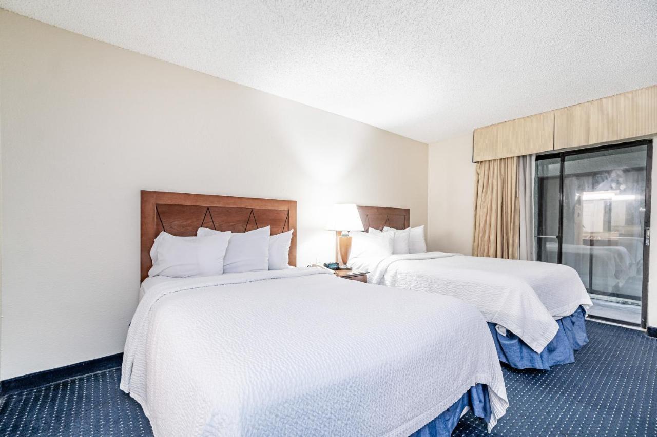 Doral Inn & Suites Miami Airport West エクステリア 写真