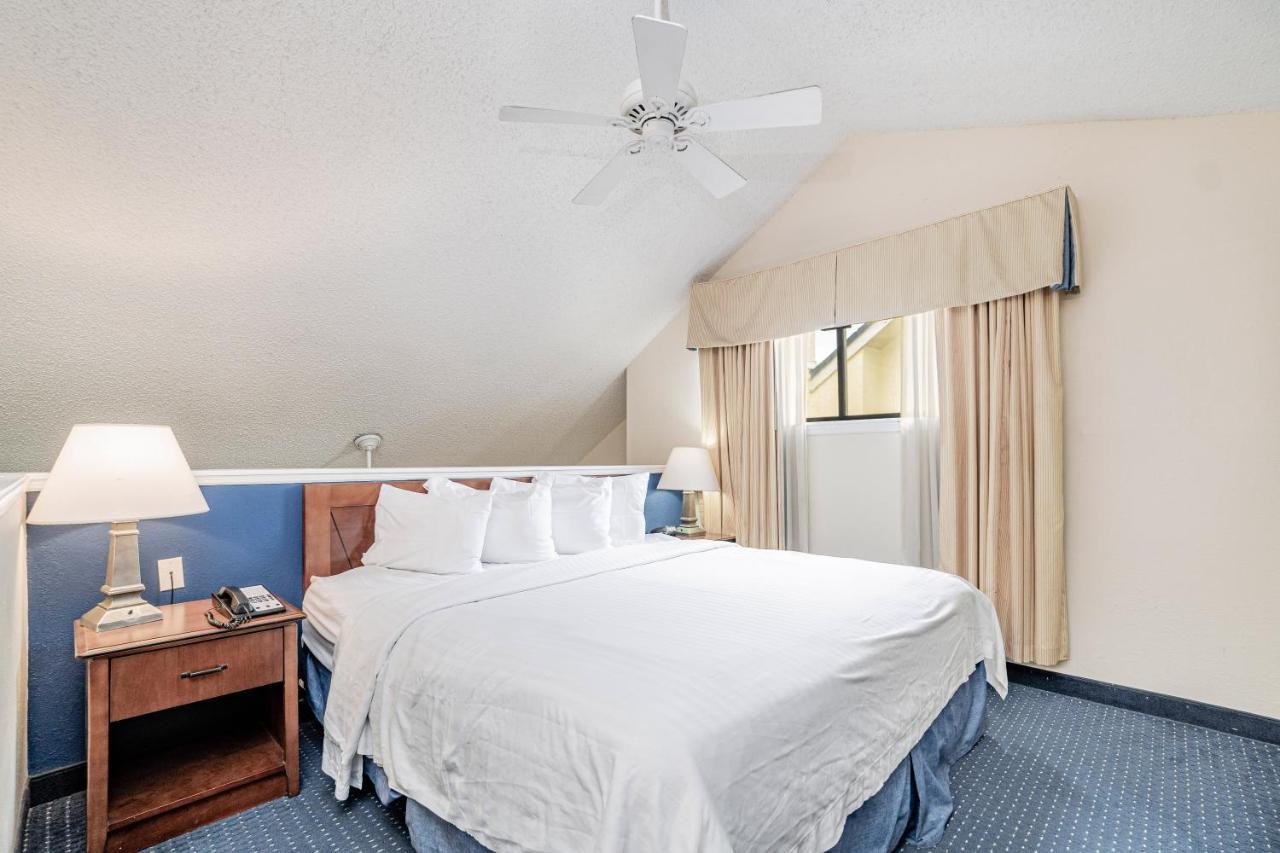 Doral Inn & Suites Miami Airport West エクステリア 写真